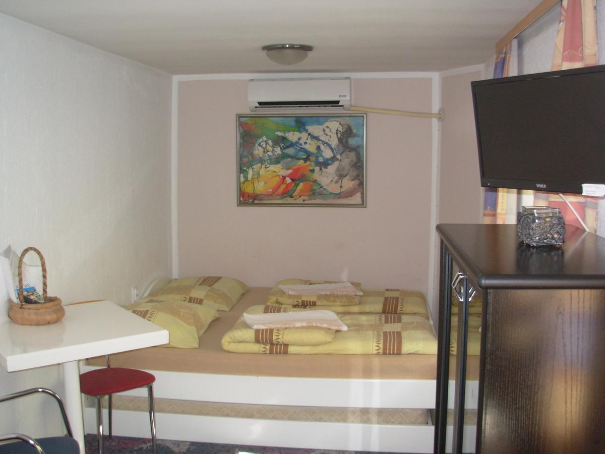 Hostel 021 Novi Sad Room photo
